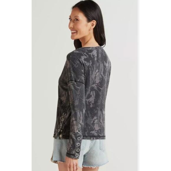 Chaser Shirt Womens X Small Gray Camo Vintage Rib‎ V Neck Top Snap Detail - Picture 3 of 9